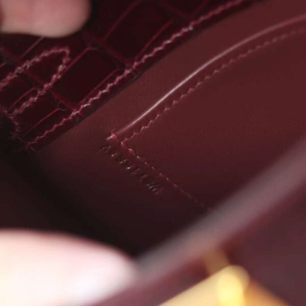 HERMES Kelly Pochette 22CM 57 Bordeaux Matter Crocodile Gold Hardware