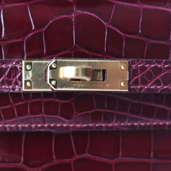HERMES Kelly Pochette 22CM 57 Bordeaux Matter Crocodile Gold Hardware