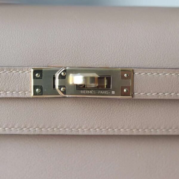 HERMES Kelly Pochette 22CM Swift Leather 0M Chain Gold Hardware