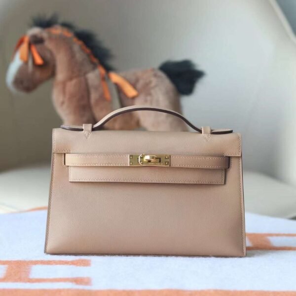 HERMES Kelly Pochette 22CM Swift Leather 0M Chain Gold Hardware